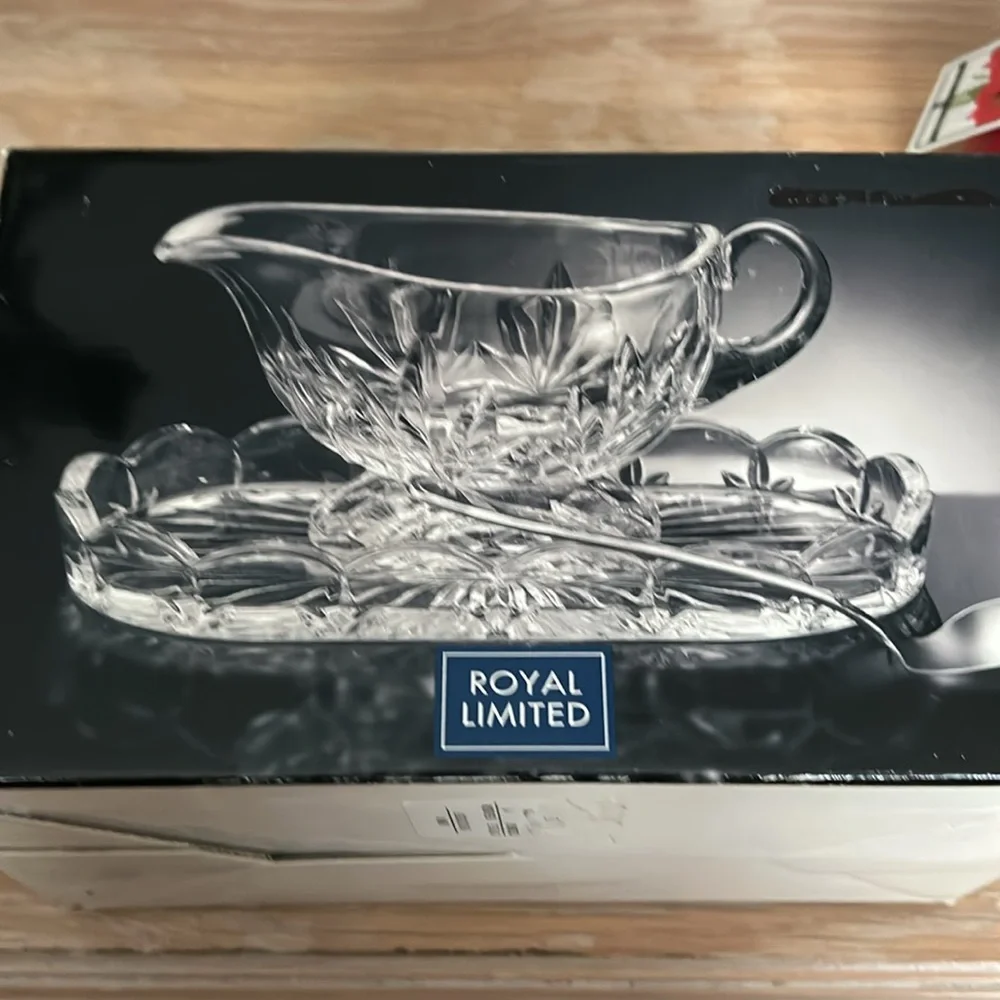 Royal limited gravy boat and serving tray
